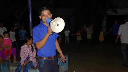 Mahasiswa relawan provinsi Phu Yen berkiblat ke daerah pedesaan - ảnh 2